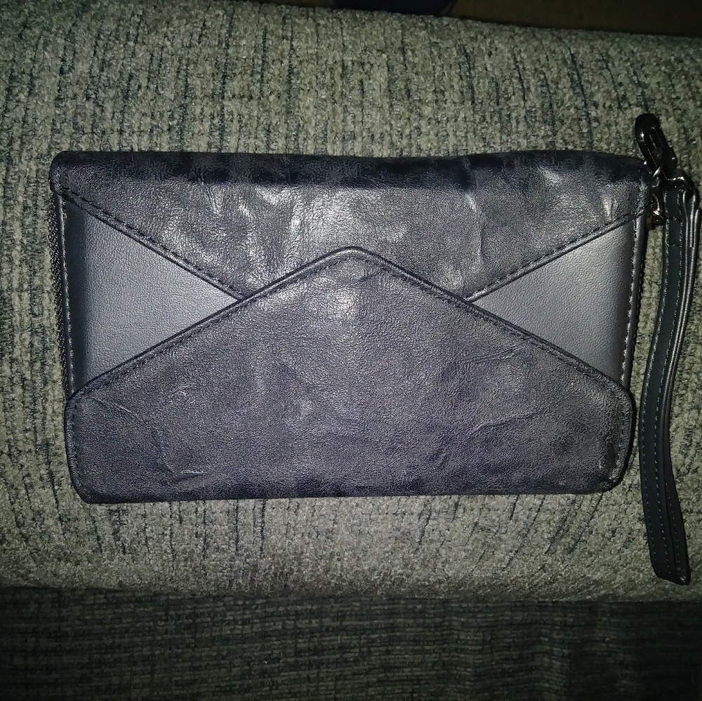 NWOT Black Vegan Zipper Wristlet Wallet